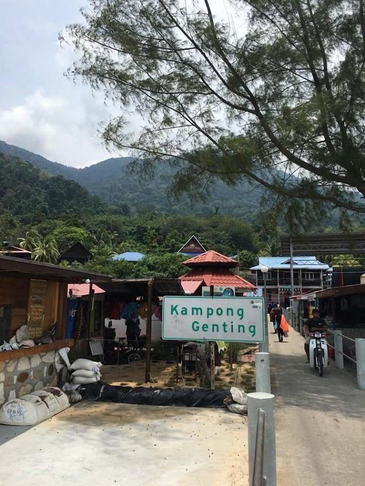 Marina Bay Resort & Restaurant Kampung Genting Ngoại thất bức ảnh