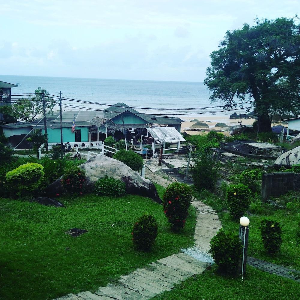 Marina Bay Resort & Restaurant Kampung Genting Ngoại thất bức ảnh
