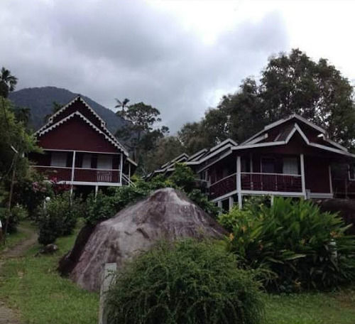 Marina Bay Resort & Restaurant Kampung Genting Ngoại thất bức ảnh