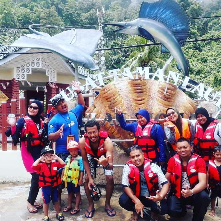 Marina Bay Resort & Restaurant Kampung Genting Ngoại thất bức ảnh